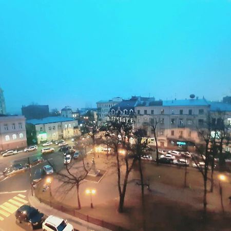 Апартаменты Marin в самом центре Харьков Экстерьер фото